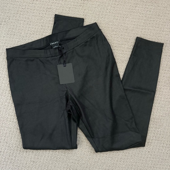 Trouvé from Nordstrom Black Faux Leather Leggings size Medium - Picture 2 of 9